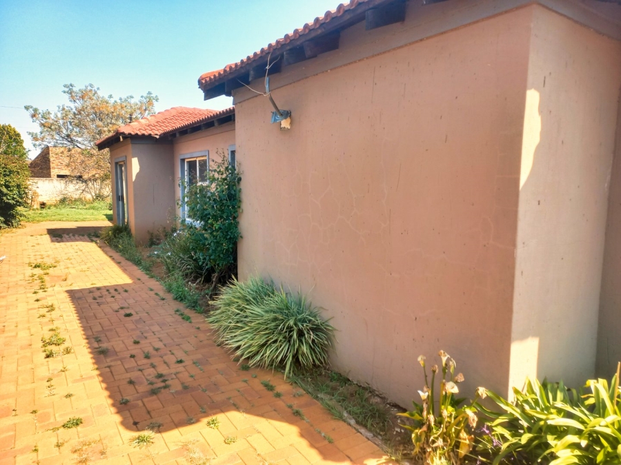 4 Bedroom Property for Sale in Spruit View Gauteng