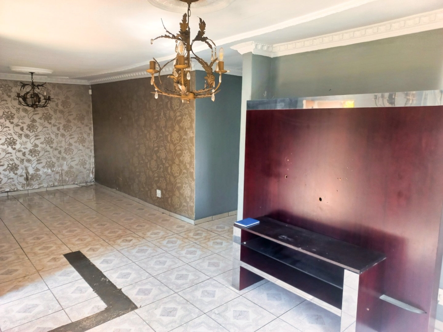 4 Bedroom Property for Sale in Spruit View Gauteng