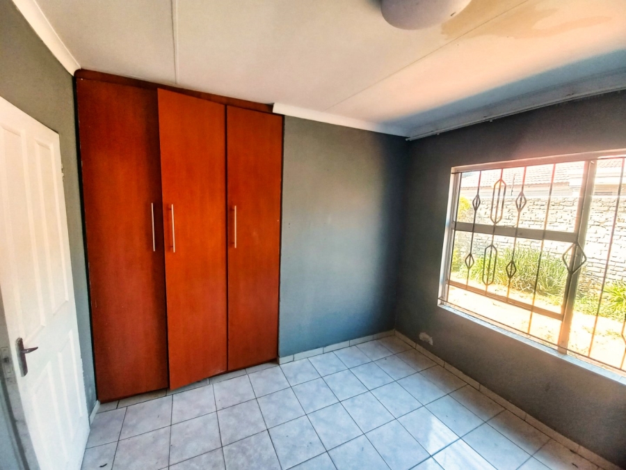 4 Bedroom Property for Sale in Spruit View Gauteng