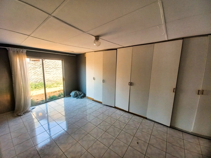 4 Bedroom Property for Sale in Spruit View Gauteng