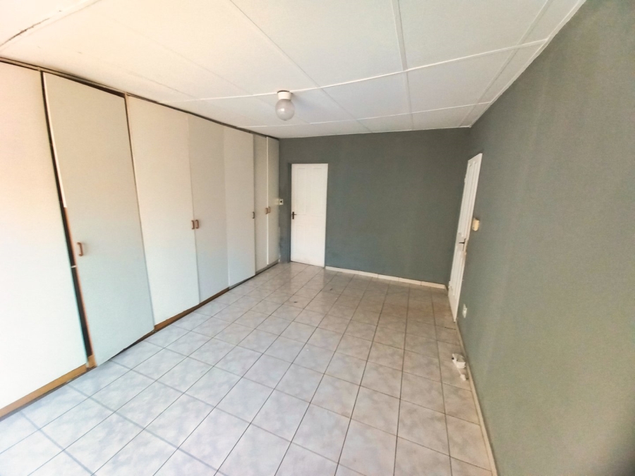 4 Bedroom Property for Sale in Spruit View Gauteng