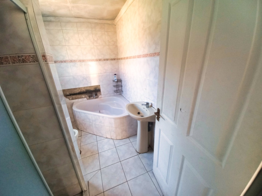 4 Bedroom Property for Sale in Spruit View Gauteng