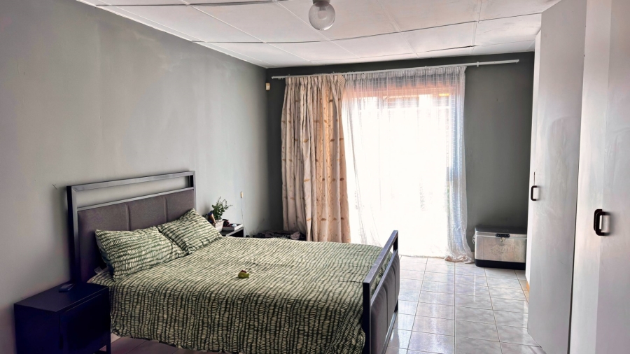 4 Bedroom Property for Sale in Spruit View Gauteng