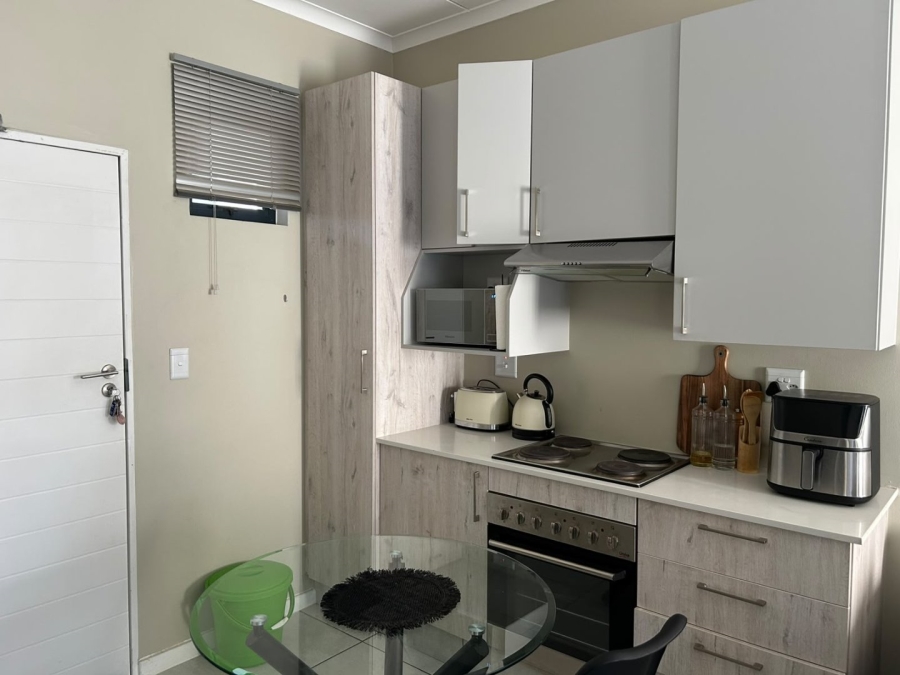 1 Bedroom Property for Sale in Grand Central Gauteng