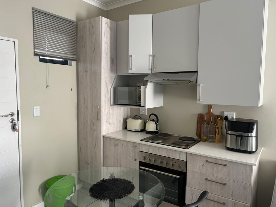 1 Bedroom Property for Sale in Grand Central Gauteng