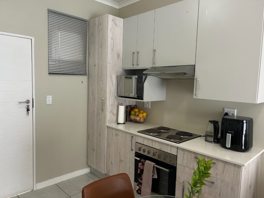 1 Bedroom Property for Sale in Grand Central Gauteng