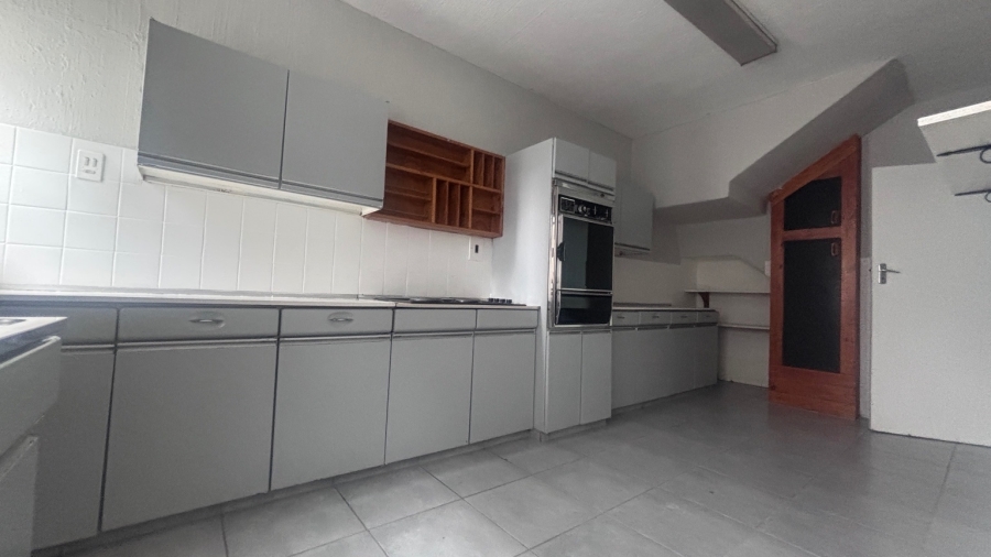 4 Bedroom Property for Sale in Three Rivers Proper Gauteng