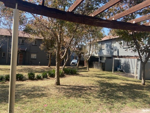 2 Bedroom Property for Sale in Greenstone Hill Gauteng