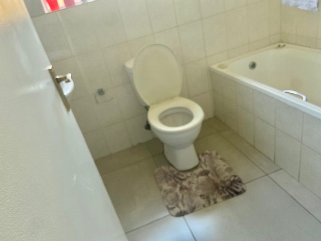 2 Bedroom Property for Sale in Greenstone Hill Gauteng