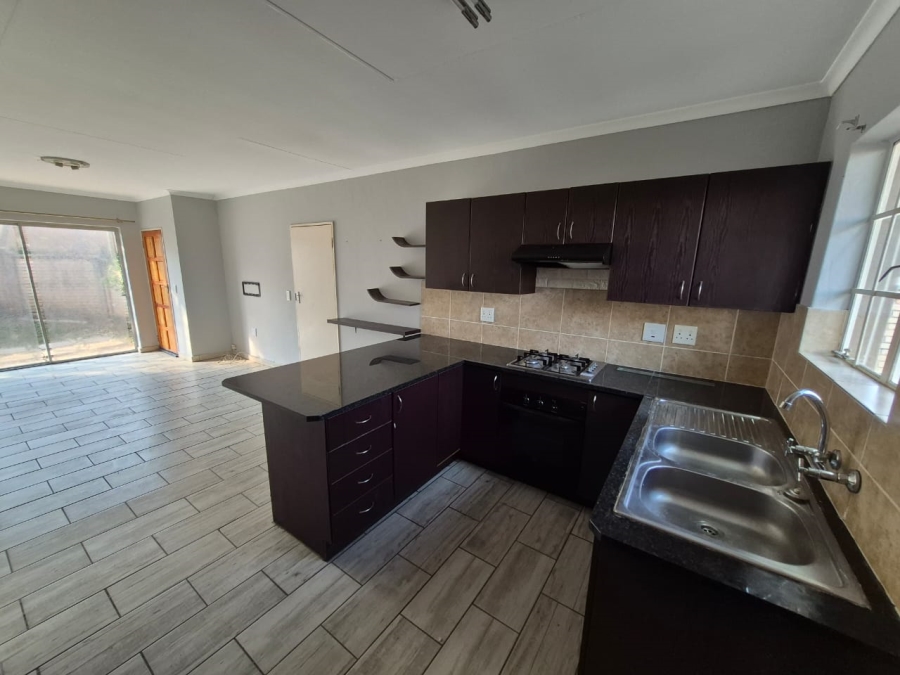 To Let 3 Bedroom Property for Rent in Kosmosdal Gauteng
