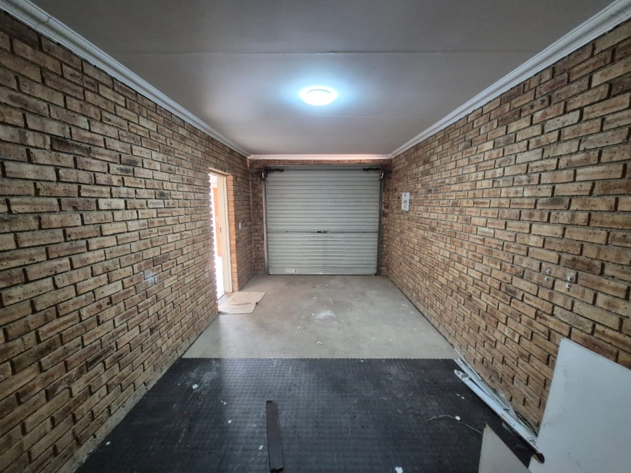 To Let 3 Bedroom Property for Rent in Kosmosdal Gauteng