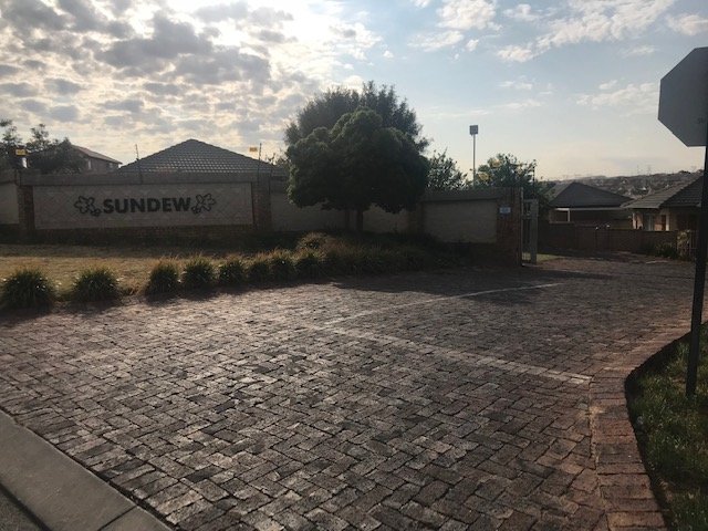 To Let 3 Bedroom Property for Rent in Kosmosdal Gauteng