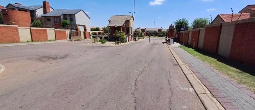 To Let 1 Bedroom Property for Rent in The Orchards Gauteng