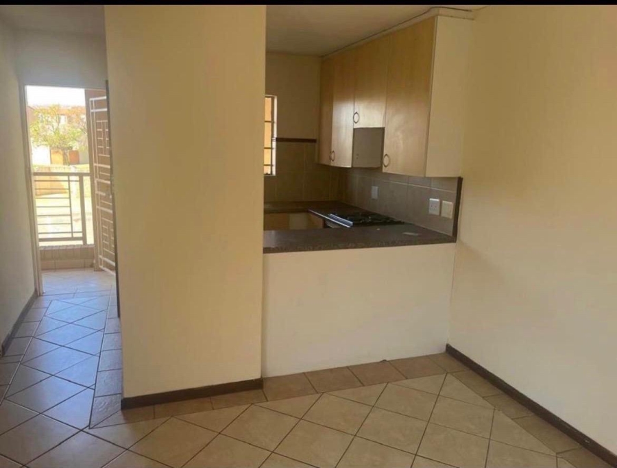 To Let 1 Bedroom Property for Rent in The Orchards Gauteng