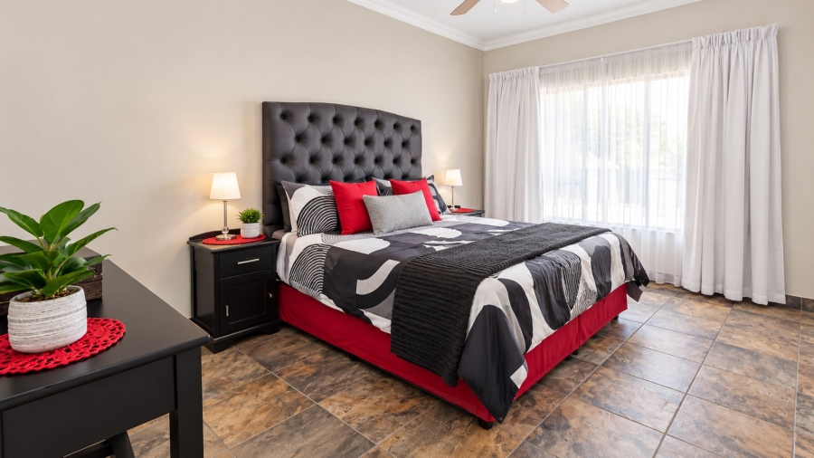 4 Bedroom Property for Sale in Rooihuiskraal North Gauteng
