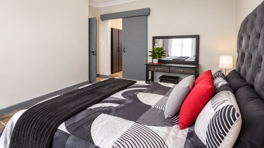 4 Bedroom Property for Sale in Rooihuiskraal North Gauteng