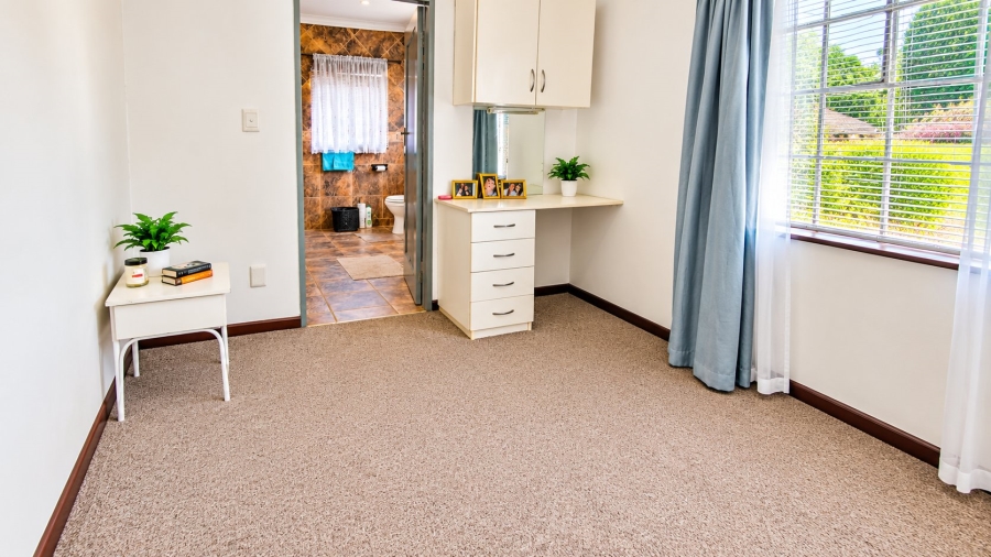 4 Bedroom Property for Sale in Rooihuiskraal North Gauteng