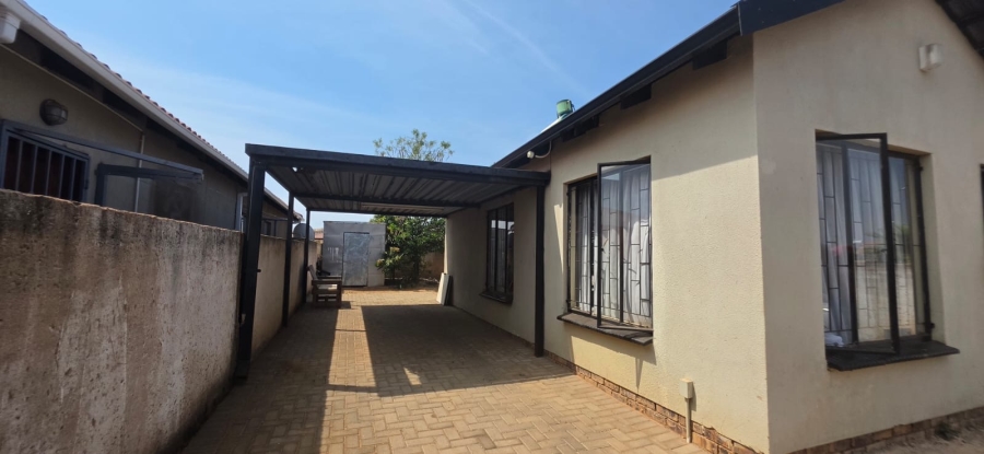 3 Bedroom Property for Sale in Soshanguve VV Gauteng