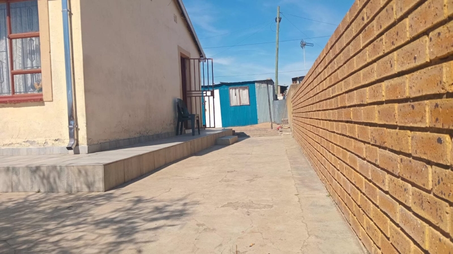 2 Bedroom Property for Sale in Daveyton Gauteng