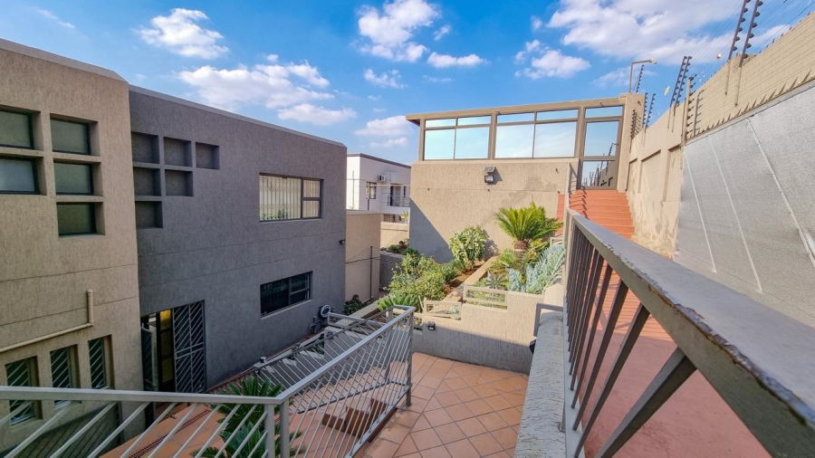 4 Bedroom Property for Sale in Bassonia Gauteng
