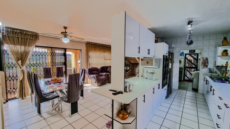 4 Bedroom Property for Sale in Bassonia Gauteng