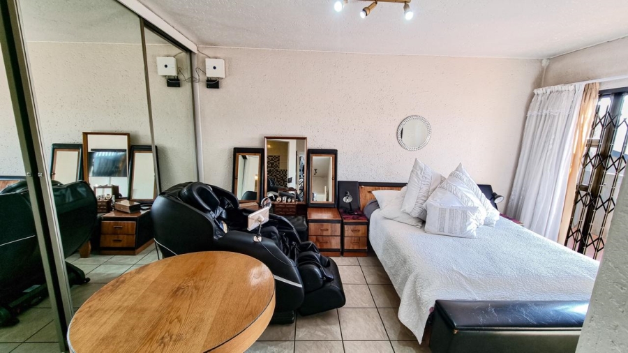 4 Bedroom Property for Sale in Bassonia Gauteng