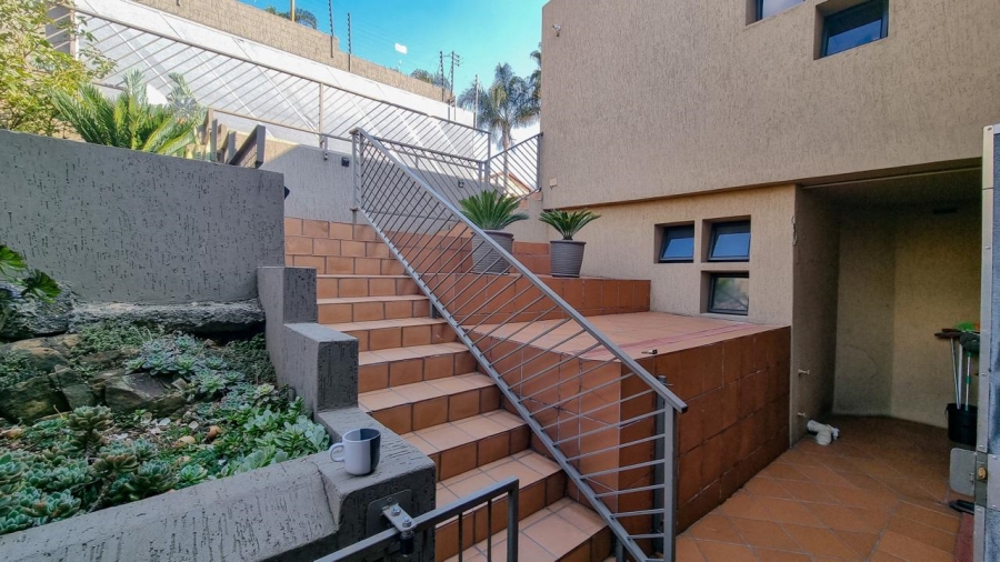 4 Bedroom Property for Sale in Bassonia Gauteng