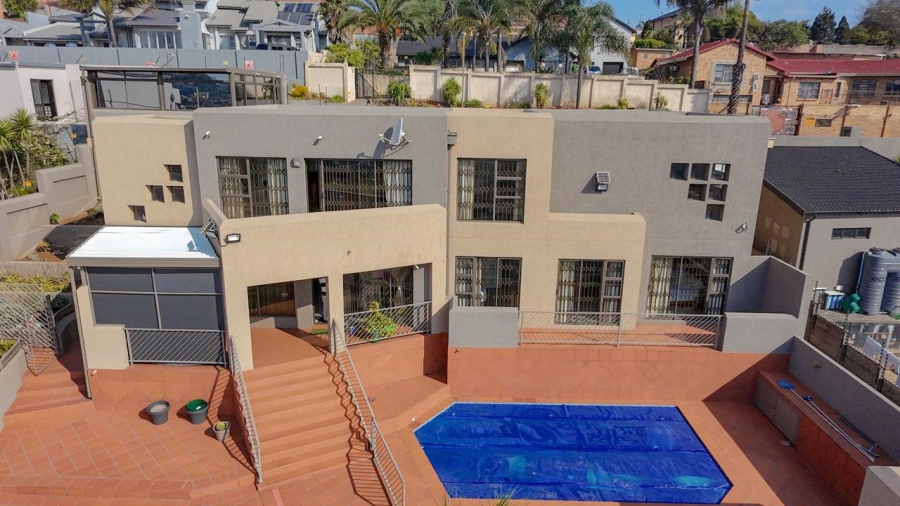 4 Bedroom Property for Sale in Bassonia Gauteng
