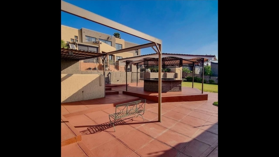 4 Bedroom Property for Sale in Bassonia Gauteng
