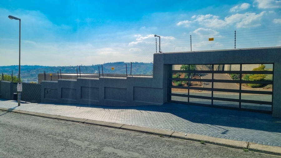 4 Bedroom Property for Sale in Bassonia Gauteng