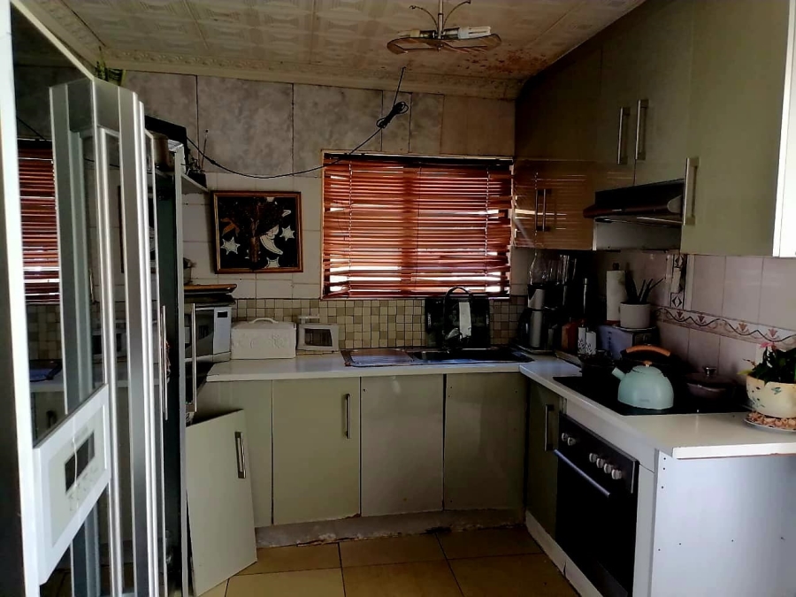 1 Bedroom Property for Sale in Protea Glen Gauteng