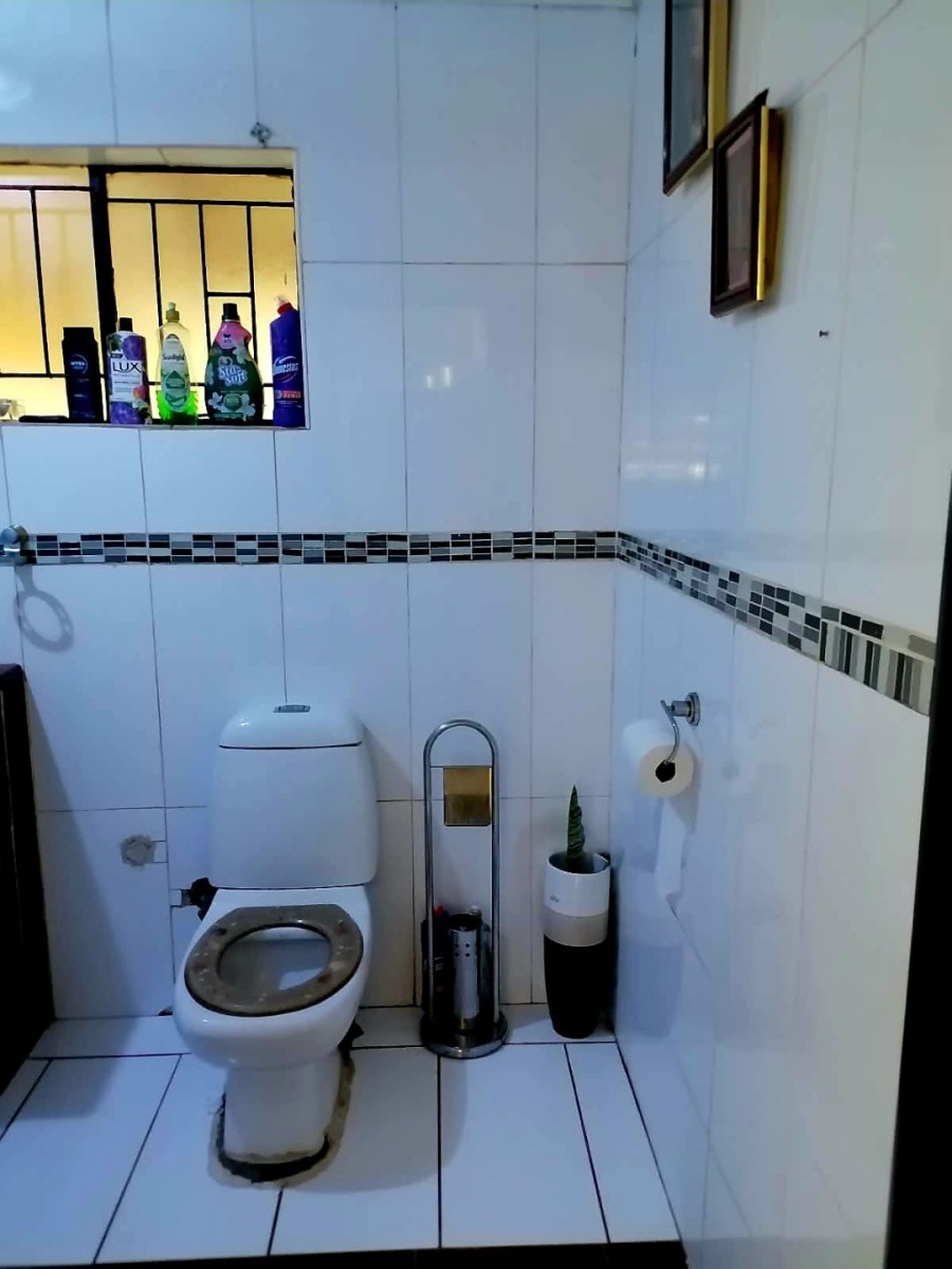 1 Bedroom Property for Sale in Protea Glen Gauteng