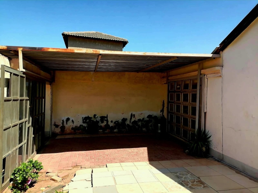 1 Bedroom Property for Sale in Protea Glen Gauteng