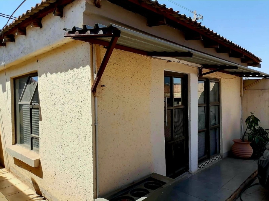 1 Bedroom Property for Sale in Protea Glen Gauteng