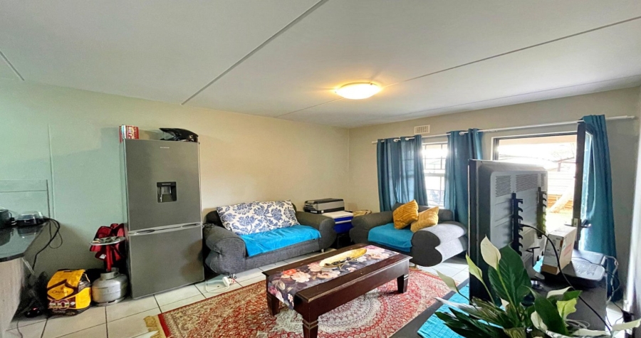 2 Bedroom Property for Sale in Heuweloord Gauteng
