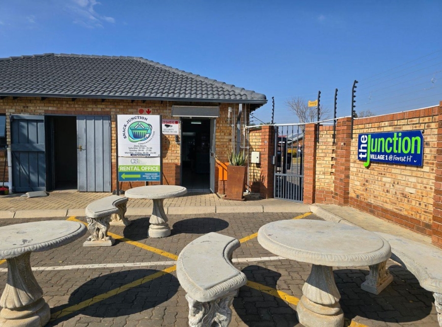 2 Bedroom Property for Sale in Heuweloord Gauteng