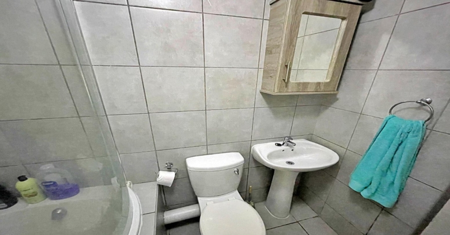 2 Bedroom Property for Sale in Heuweloord Gauteng