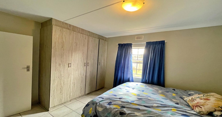2 Bedroom Property for Sale in Heuweloord Gauteng