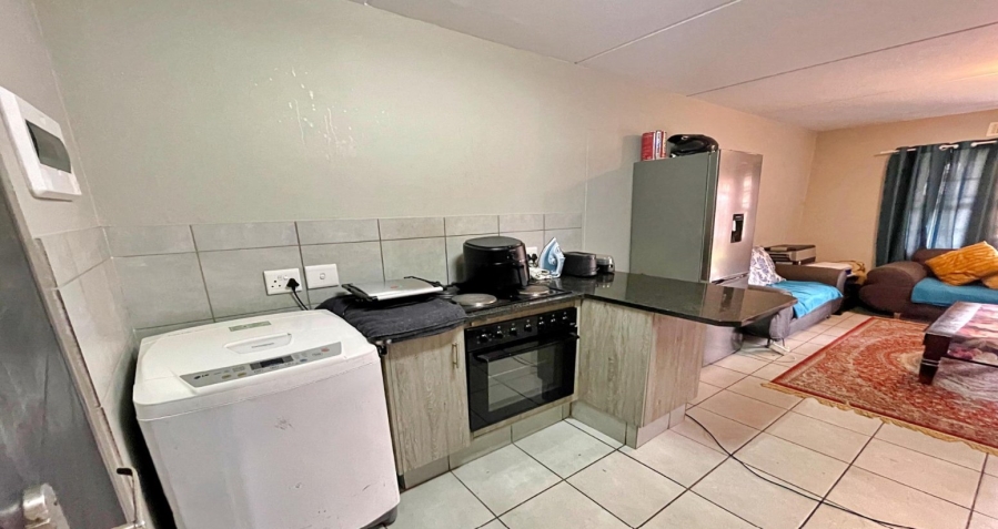 2 Bedroom Property for Sale in Heuweloord Gauteng