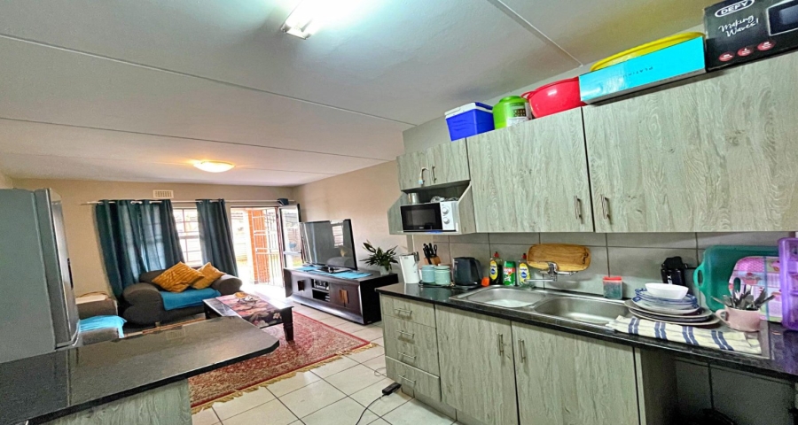 2 Bedroom Property for Sale in Heuweloord Gauteng