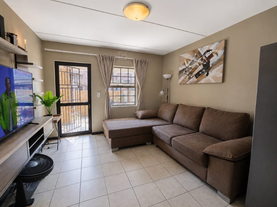 2 Bedroom Property for Sale in Heuweloord Gauteng