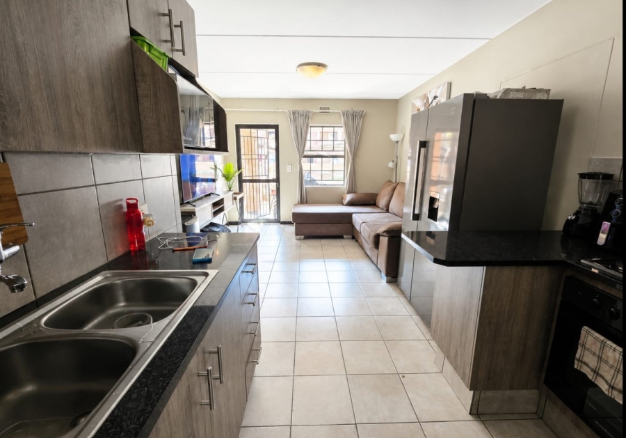 2 Bedroom Property for Sale in Heuweloord Gauteng
