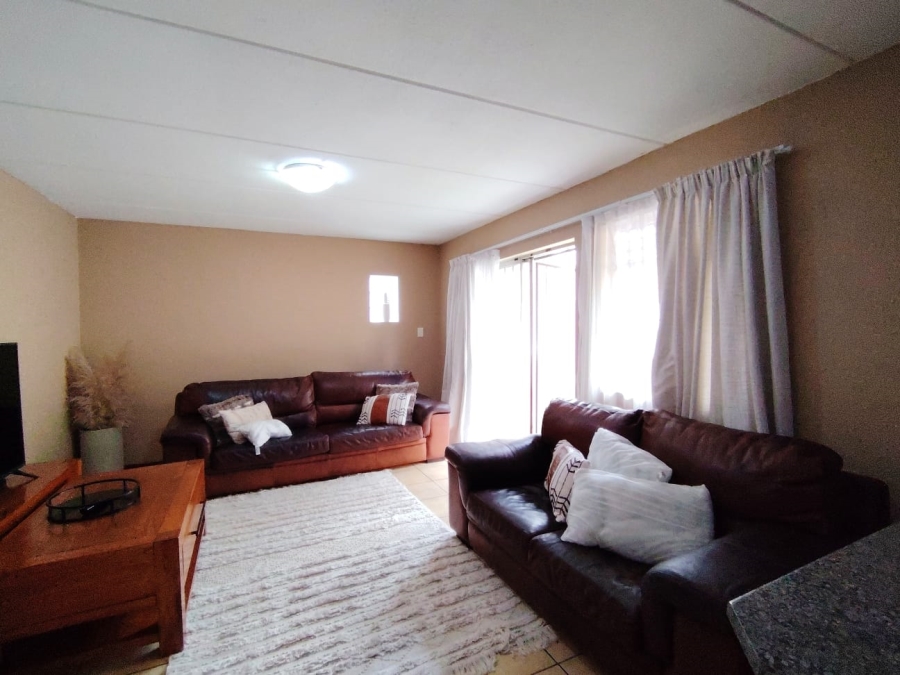 2 Bedroom Property for Sale in Farrar Park Gauteng
