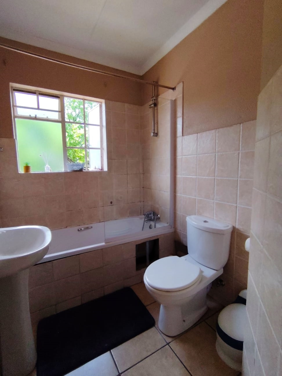 2 Bedroom Property for Sale in Farrar Park Gauteng