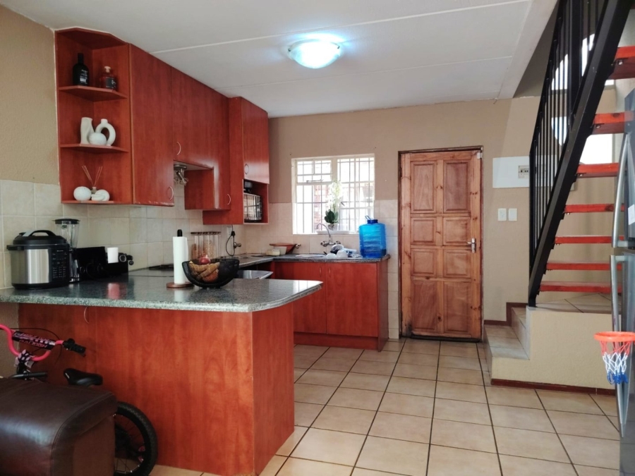 2 Bedroom Property for Sale in Farrar Park Gauteng