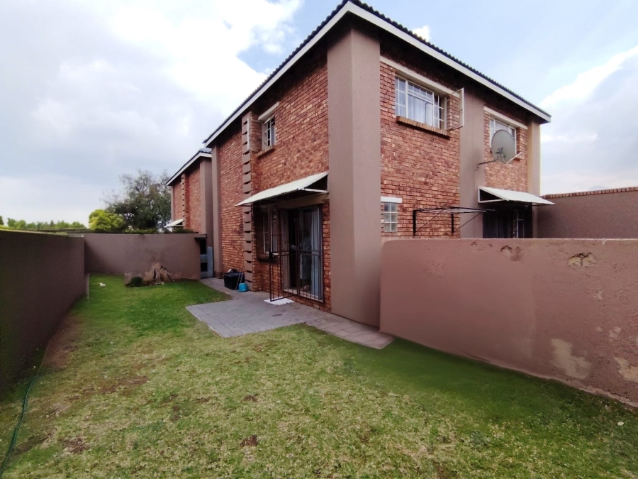 2 Bedroom Property for Sale in Farrar Park Gauteng