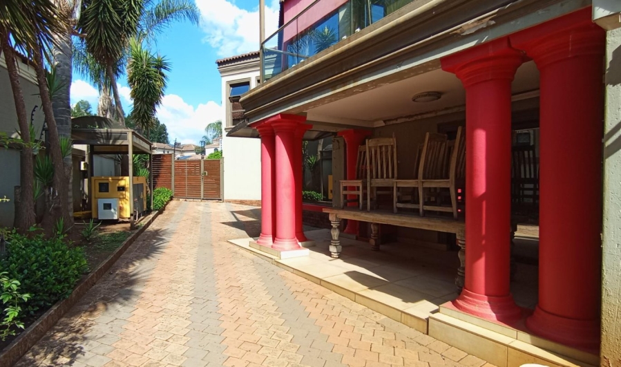7 Bedroom Property for Sale in Raslouw Gauteng