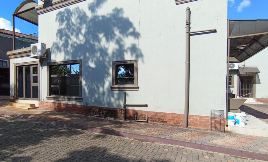 7 Bedroom Property for Sale in Raslouw Gauteng