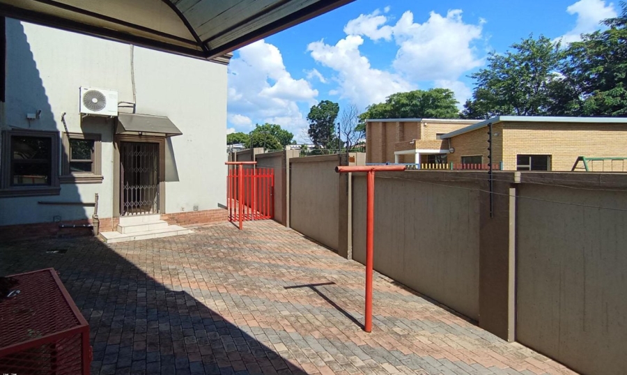 7 Bedroom Property for Sale in Raslouw Gauteng