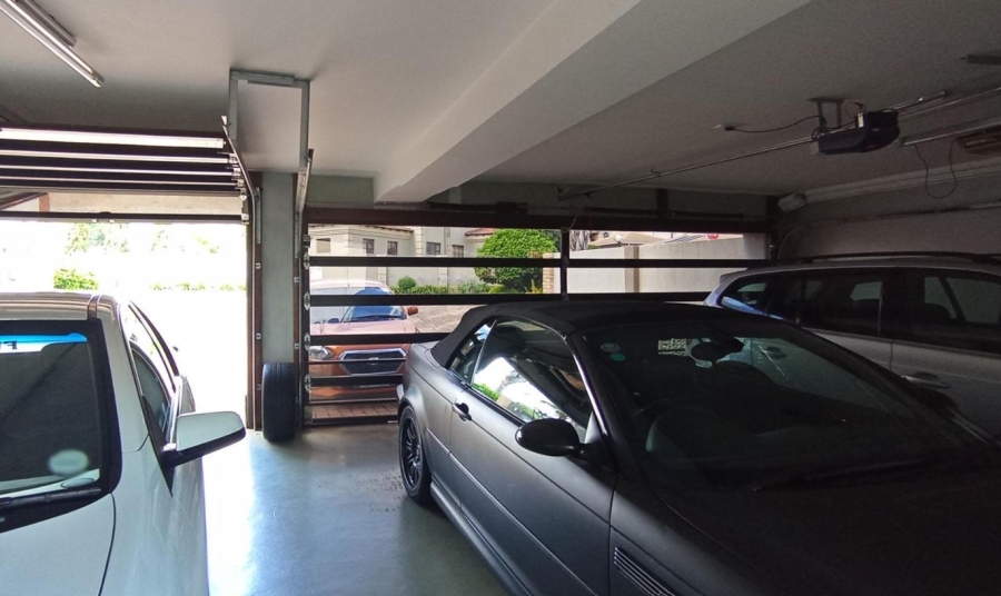 7 Bedroom Property for Sale in Raslouw Gauteng